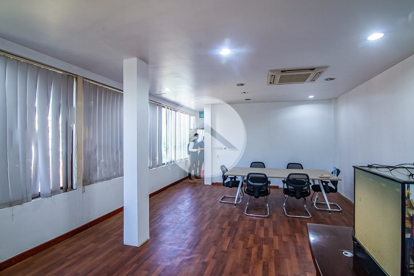 Commercial Building For Sale - Wat Phnom, Phnom Penh