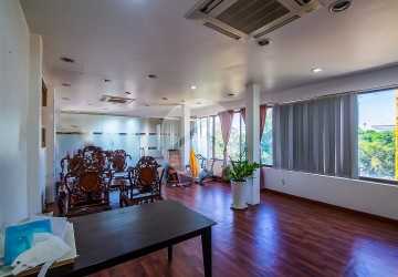 Commercial Building For Sale - Wat Phnom, Phnom Penh thumbnail