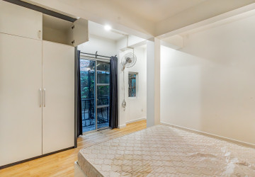 Renovated 2 Bedroom Apartment For Rent - Tonle Bassac, Phnom Penh thumbnail
