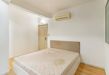 Renovated 2 Bedroom Apartment For Rent - Tonle Bassac, Phnom Penh thumbnail