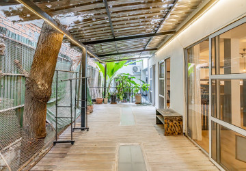 Renovated 2 Bedroom Apartment For Rent - Tonle Bassac, Phnom Penh thumbnail