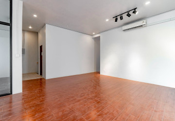 4 Bedroom Shophouse For Rent - Svay Dangkum, Siem Reap thumbnail