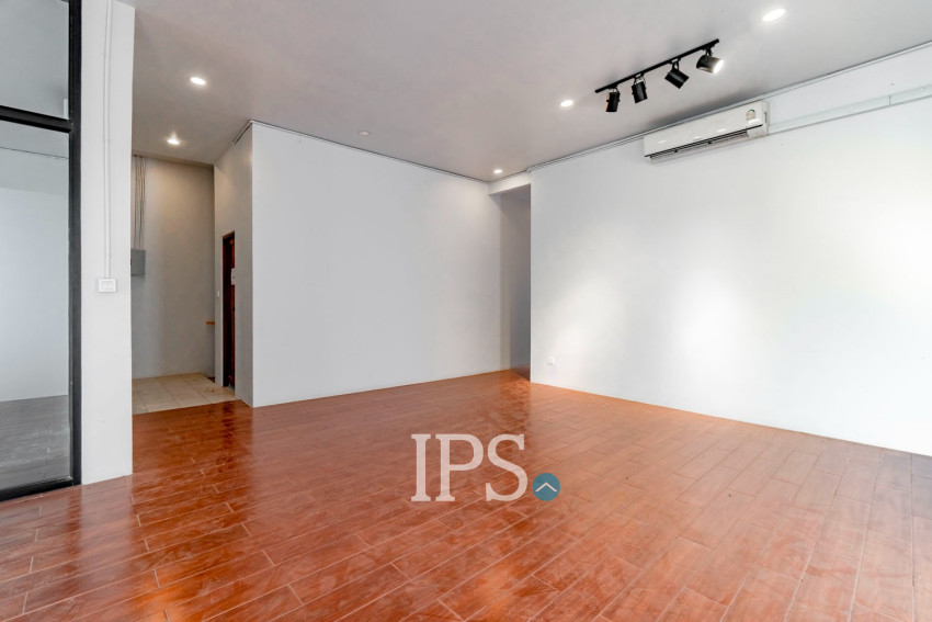 4 Bedroom Shophouse For Rent - Svay Dangkum, Siem Reap