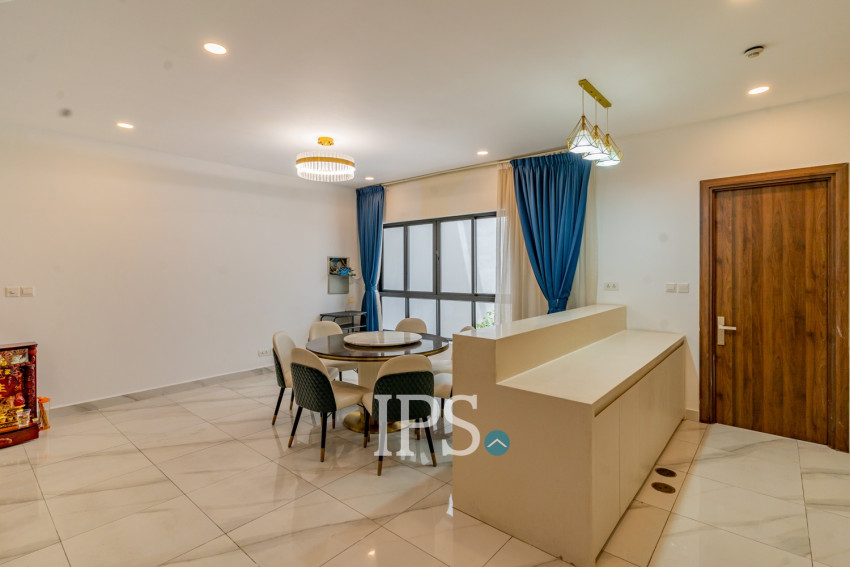 5 Bedroom Villa For Rent - Sras Chork, Phnom Penh