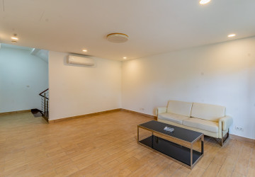 5 Bedroom Villa For Rent - Sras Chork, Phnom Penh thumbnail