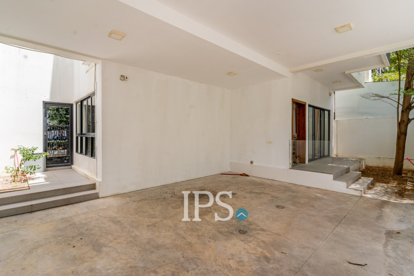 5 Bedroom Villa For Rent - Sras Chork, Phnom Penh