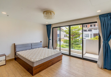 5 Bedroom Villa For Rent - Sras Chork, Phnom Penh thumbnail