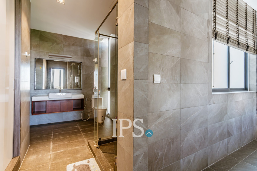 2 Bedroom Serviced Apartment For Rent - Chakto Mukh, Phnom Penh