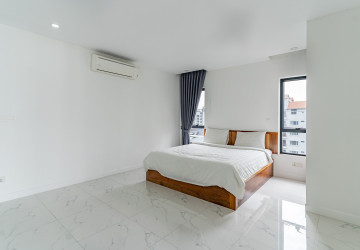 3 Bedroom Serviced Apartment For Rent - Boeung Kak 2, Phnom Penh thumbnail