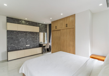 3 Bedroom Serviced Apartment For Rent - Boeung Kak 2, Phnom Penh thumbnail