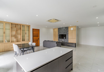 3 Bedroom Serviced Apartment For Rent - Boeung Kak 2, Phnom Penh thumbnail