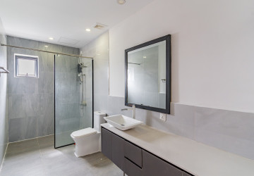 3 Bedroom Serviced Apartment For Rent - Boeung Kak 2, Phnom Penh thumbnail