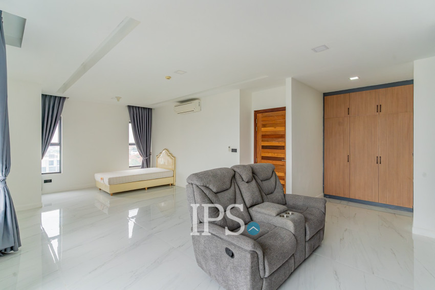 4 Bedroom Serviced Penthouse For Rent - Toul Kork, Phnom Penh