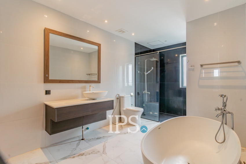 4 Bedroom Serviced Penthouse For Rent - Toul Kork, Phnom Penh