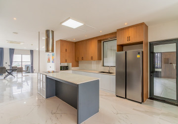 4 Bedroom Serviced Penthouse For Rent - Toul Kork, Phnom Penh thumbnail