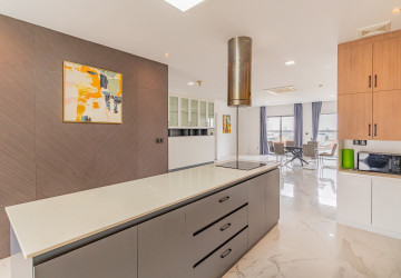 4 Bedroom Serviced Penthouse For Rent - Toul Kork, Phnom Penh thumbnail