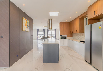 4 Bedroom Serviced Penthouse For Rent - Toul Kork, Phnom Penh thumbnail
