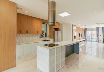 4 Bedroom Serviced Penthouse For Rent - Toul Kork, Phnom Penh thumbnail