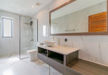 4 Bedroom Serviced Penthouse For Rent - Toul Kork, Phnom Penh thumbnail