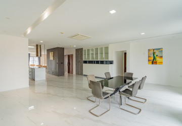 4 Bedroom Serviced Penthouse For Rent - Toul Kork, Phnom Penh thumbnail