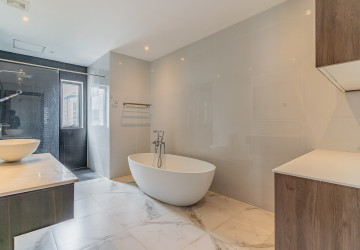 4 Bedroom Serviced Penthouse For Rent - Toul Kork, Phnom Penh thumbnail