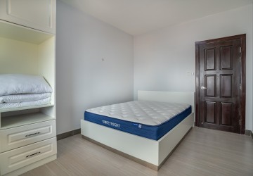 3 Bedroom Condo For Rent - Tonle Bassac, Phnom Penh thumbnail
