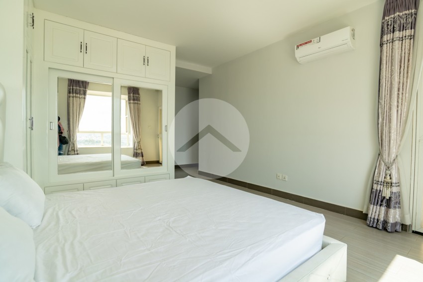 3 Bedroom Condo For Rent - Tonle Bassac, Phnom Penh