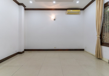 9 Bedroom Villa For Rent - Chakto Mukh, Phnom Penh thumbnail