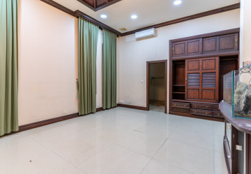 9 Bedroom Villa For Rent - Chakto Mukh, Phnom Penh thumbnail