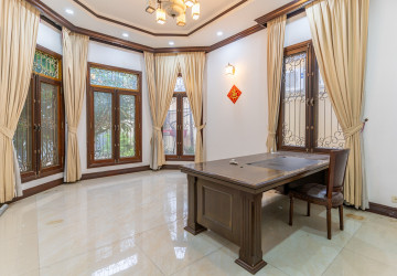 9 Bedroom Villa For Rent - Chakto Mukh, Phnom Penh thumbnail