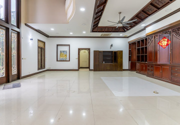 9 Bedroom Villa For Rent - Chakto Mukh, Phnom Penh thumbnail