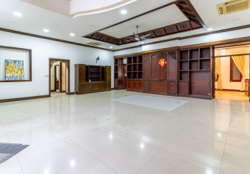 9 Bedroom Villa For Rent - Chakto Mukh, Phnom Penh thumbnail