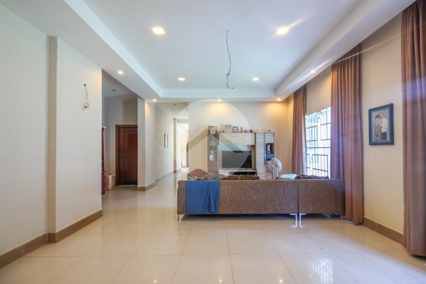 3 Bedroom Single Story Villa For Sale - Veal Sbov, Chbar Ampov, Phnom Penh