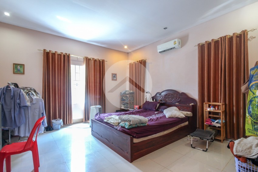 3 Bedroom Single Story Villa For Sale - Veal Sbov, Chbar Ampov, Phnom Penh