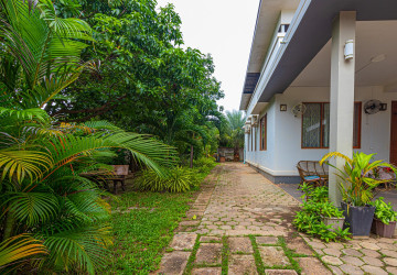 3 Bedroom House For Rent - Chreav, Siem Reap thumbnail