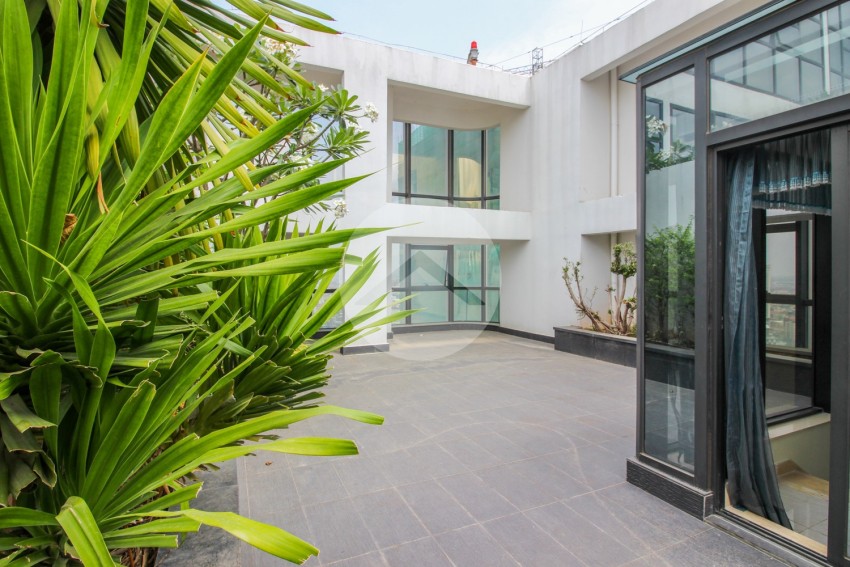 4 Bedroom Penthouse For Rent - Toul Kork, Phnom Penh