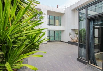 4 Bedroom Penthouse For Rent - Toul Kork, Phnom Penh thumbnail