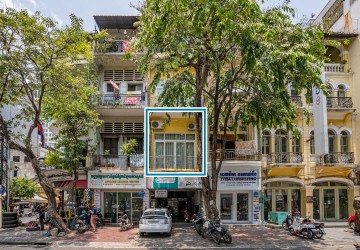 Renovated 1 Bedroom Apartment For Rent - Wat Phnom , Phnom Penh thumbnail