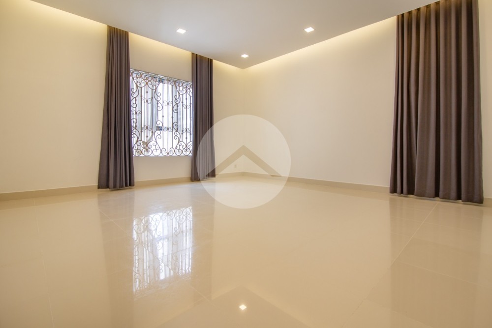 6 Bedroom Villa for Rent - Chak Angrae Kraom, Khan Meanchey, Phnom Penh - Image 13 6 Bedroom Villa for Rent - Chak Angrae Kraom, Khan Meanchey, Phnom Penh - Image 13