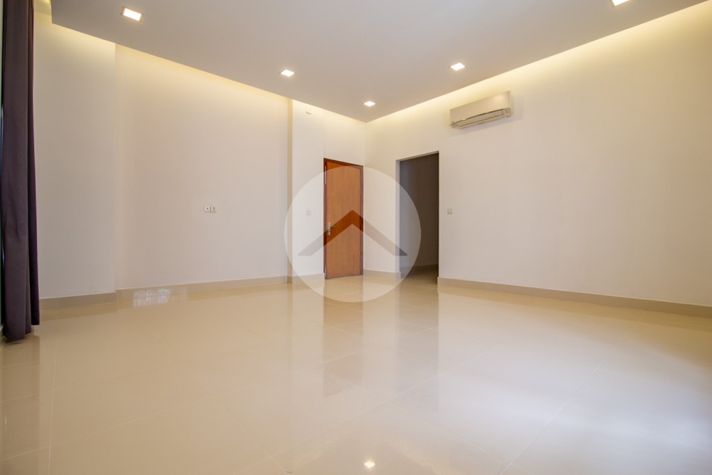 6 Bedroom Villa for Rent - Chak Angrae Kraom, Khan Meanchey, Phnom Penh - Image 14 6 Bedroom Villa for Rent - Chak Angrae Kraom, Khan Meanchey, Phnom Penh - Image 14