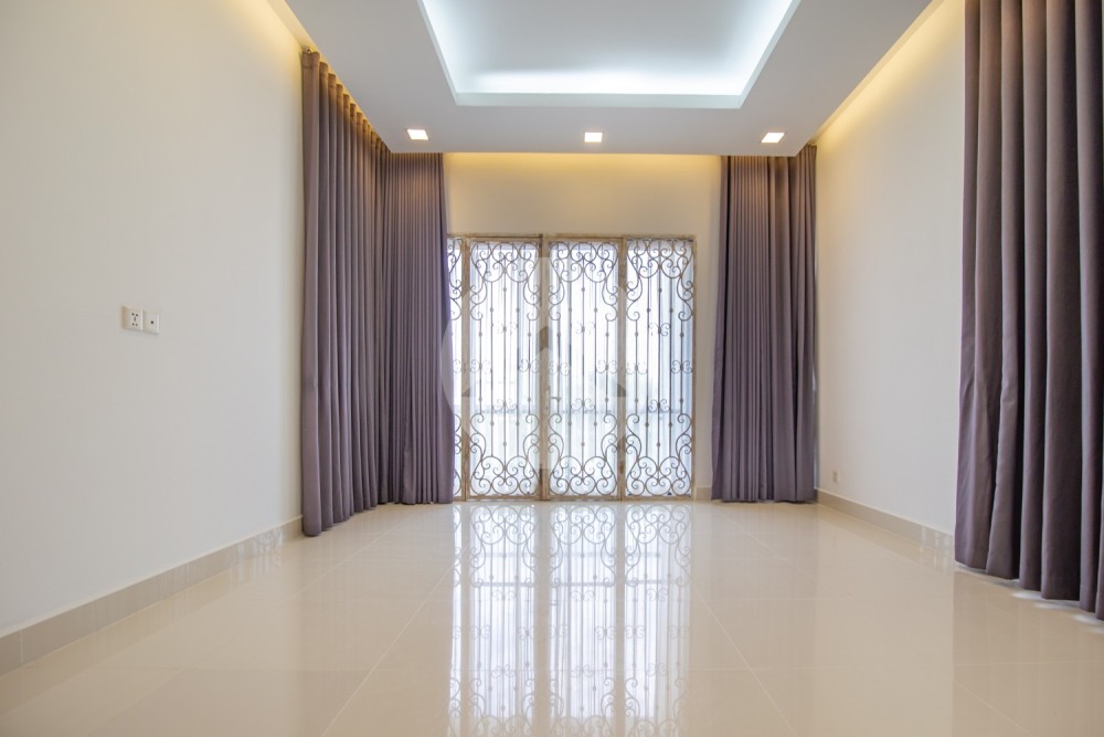 6 Bedroom Villa for Rent - Chak Angrae Kraom, Khan Meanchey, Phnom Penh - Image 17 6 Bedroom Villa for Rent - Chak Angrae Kraom, Khan Meanchey, Phnom Penh - Image 17