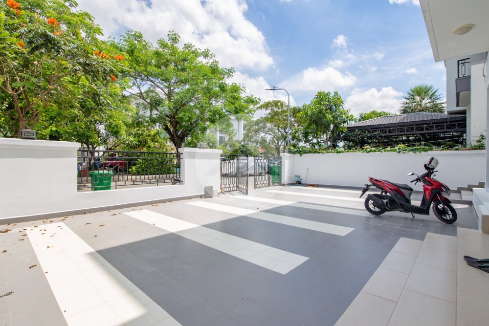 6 Bedroom Villa for Rent - Chak Angrae Kraom, Khan Meanchey, Phnom Penh - Image 21 6 Bedroom Villa for Rent - Chak Angrae Kraom, Khan Meanchey, Phnom Penh - Image 21