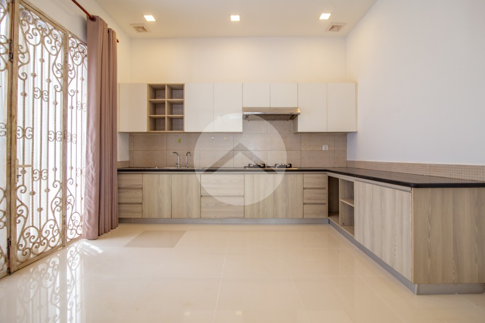 6 Bedroom Villa for Rent - Chak Angrae Kraom, Khan Meanchey, Phnom Penh - Image 7 6 Bedroom Villa for Rent - Chak Angrae Kraom, Khan Meanchey, Phnom Penh - Image 7