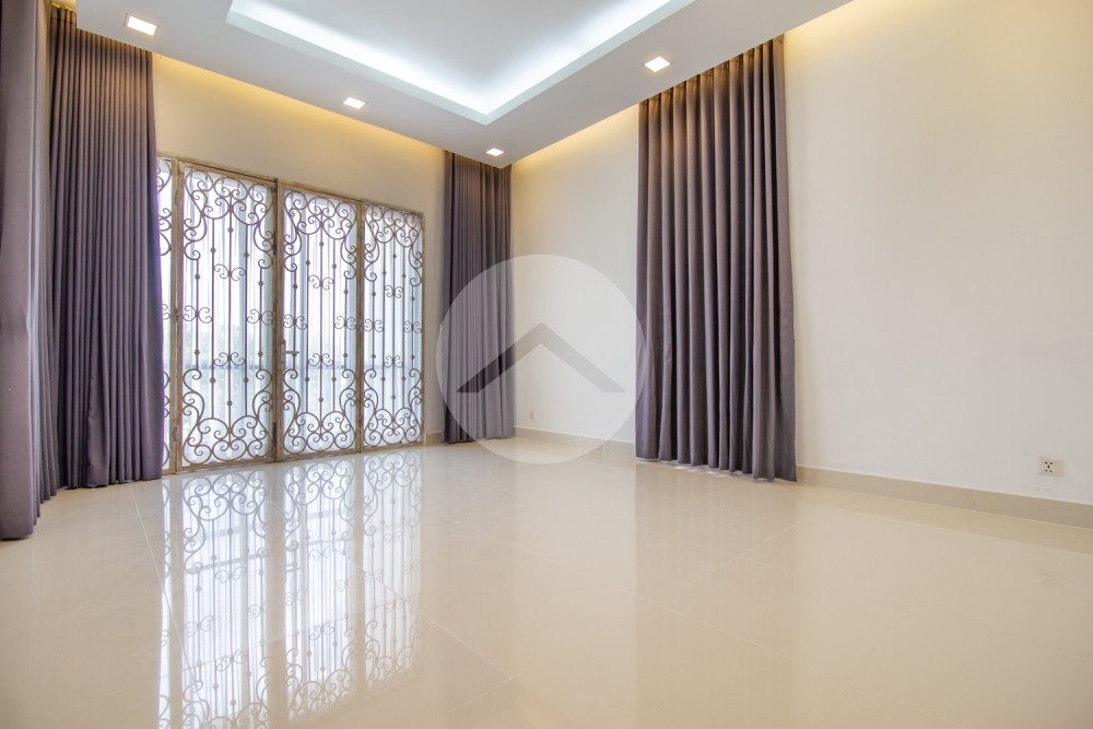 6 Bedroom Villa for Rent - Chak Angrae Kraom, Khan Meanchey, Phnom Penh - Image 16 6 Bedroom Villa for Rent - Chak Angrae Kraom, Khan Meanchey, Phnom Penh - Image 16