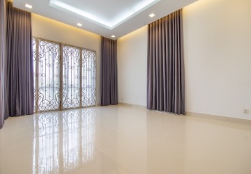 6 Bedroom Villa for Rent - Chak Angrae Kraom, Khan Meanchey, Phnom Penh thumbnail