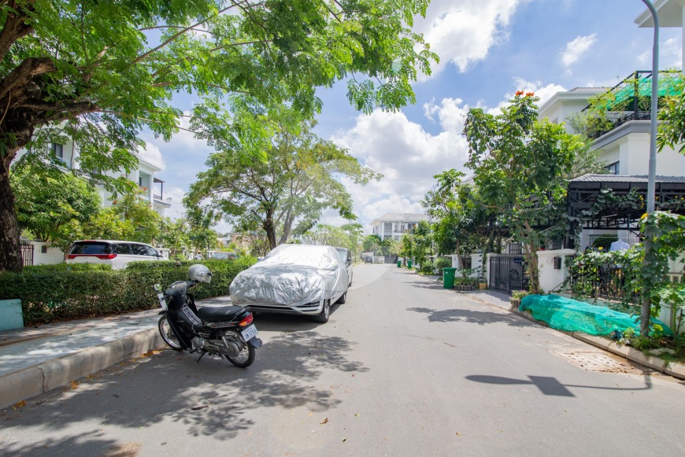 6 Bedroom Villa for Rent - Chak Angrae Kraom, Khan Meanchey, Phnom Penh - Image 23 6 Bedroom Villa for Rent - Chak Angrae Kraom, Khan Meanchey, Phnom Penh - Image 23