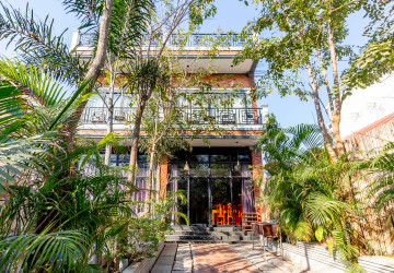 6 Bedroom Villa For Rent -Svay Dangkum, Siem Reap thumbnail