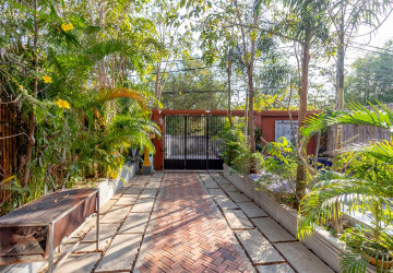 6 Bedroom Villa For Rent -Svay Dangkum, Siem Reap thumbnail