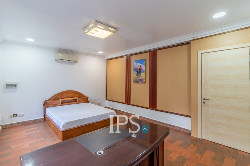 4 Bedroom Townhouse For Rent - Wat Phnom, Phnom Penh