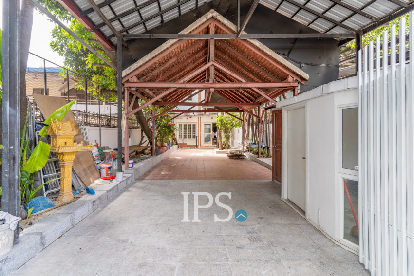 4 Bedroom Townhouse For Rent - Wat Phnom, Phnom Penh